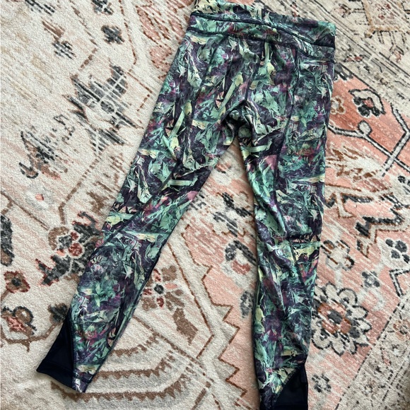 Lululemon leggings - Picture 4 of 5